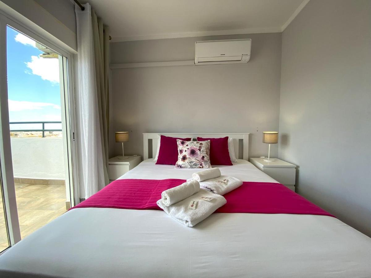 Appartamento Quarteira Ocean Breeze 2 By Homing Esterno foto