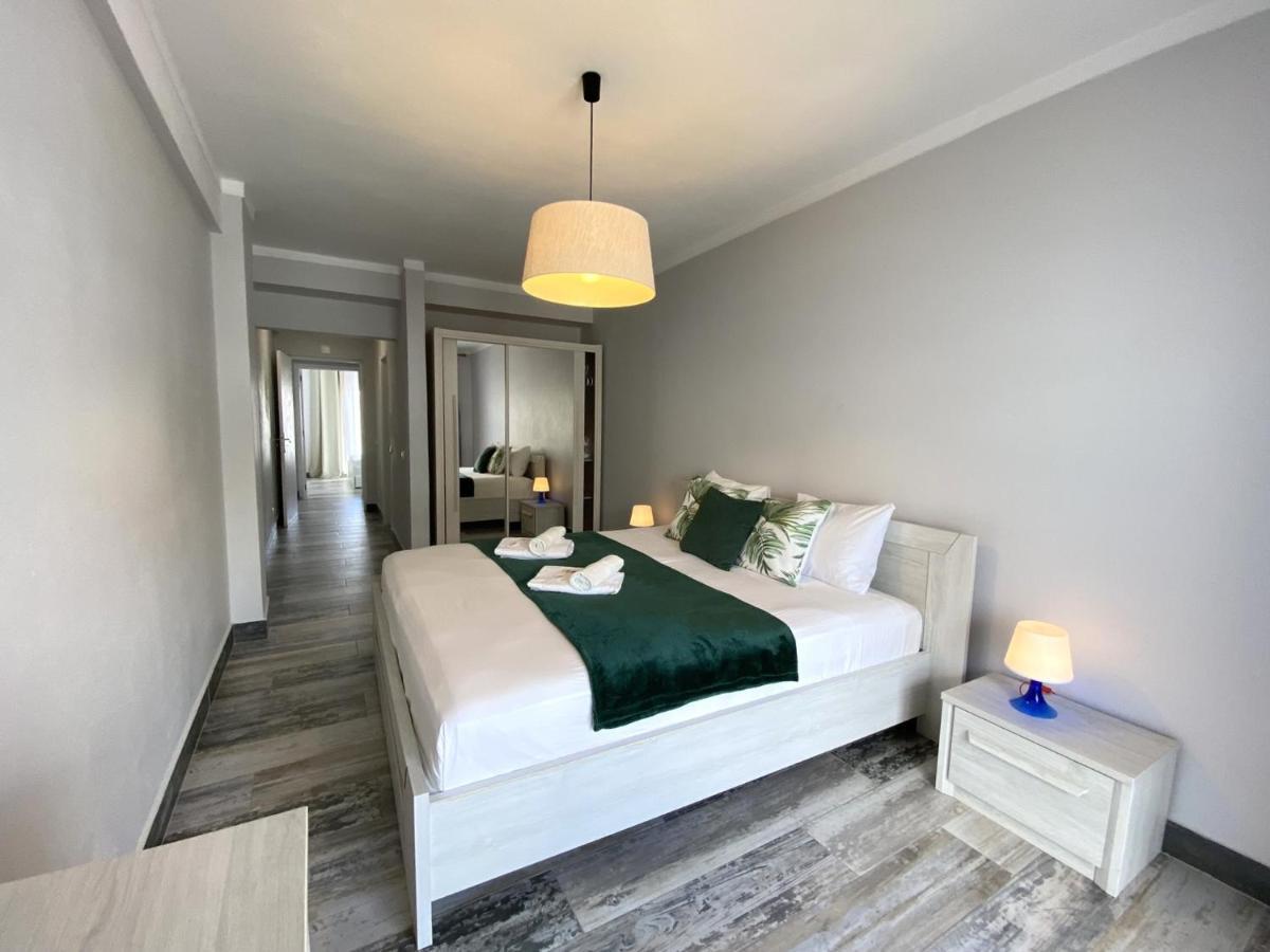 Appartamento Quarteira Ocean Breeze 2 By Homing Esterno foto